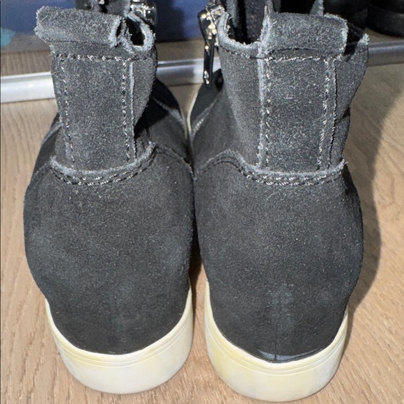 Steve Madden Black Leather High-Tops - Picture 4 of 5